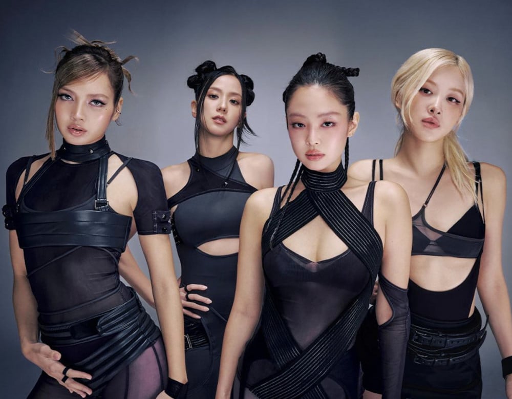 BLACKPINK DEADLINE visual poster featuring Jisoo, Jennie, Rosé, and Lisa in all-black outfits
