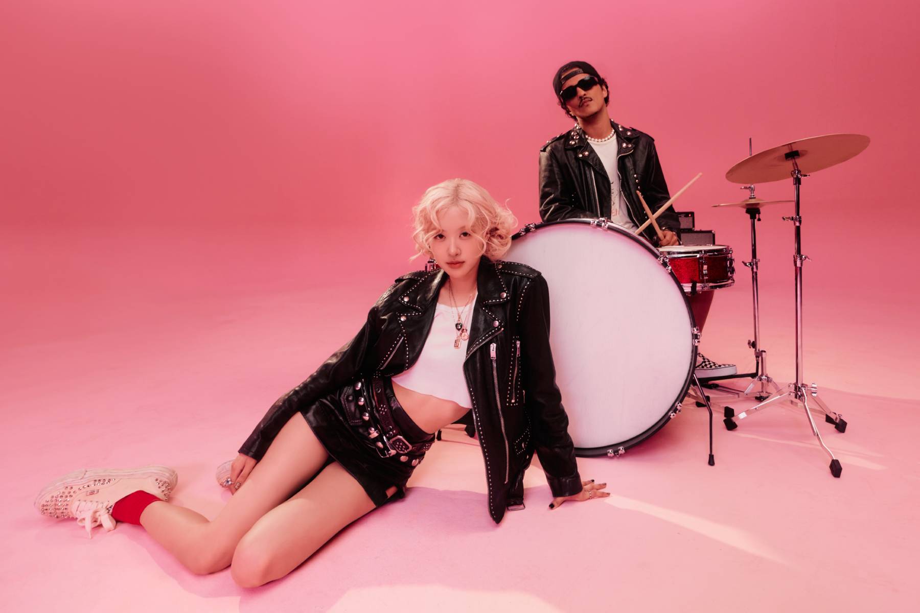 ROSÉ and Bruno Mars in promotional image for APT.